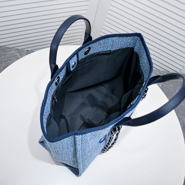 シャネルバッグ着用イメージ